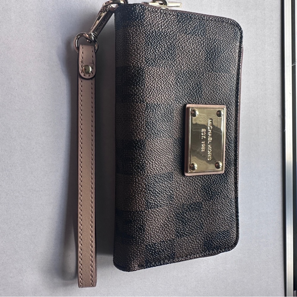 Michael Kors Brown Checkered Wallet - Picture 10 of 11